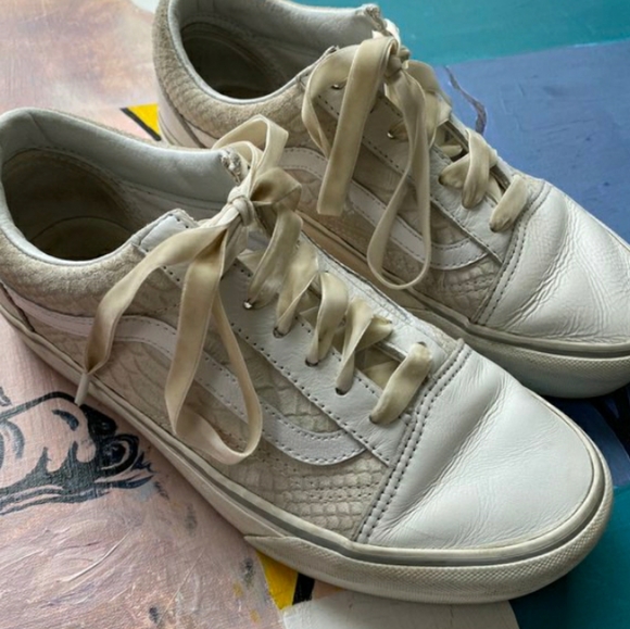 Vans - Picture 4 of 4